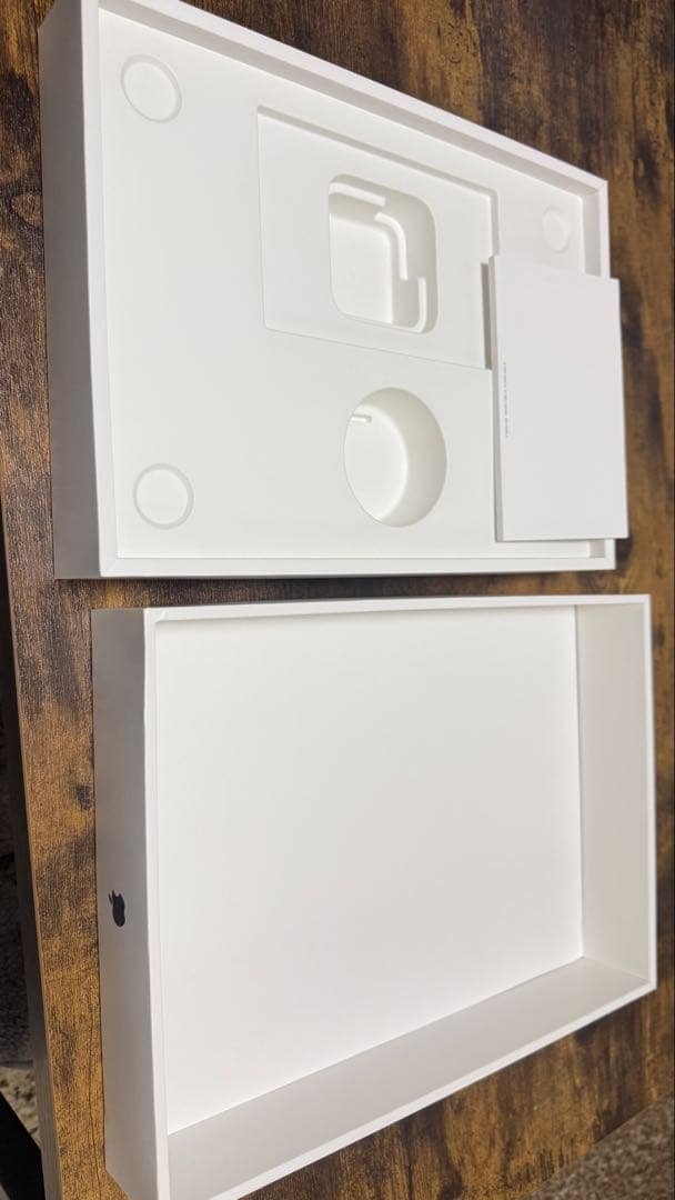 MacBook Air M2 256GB 8GB 訳あり 縦線 UK