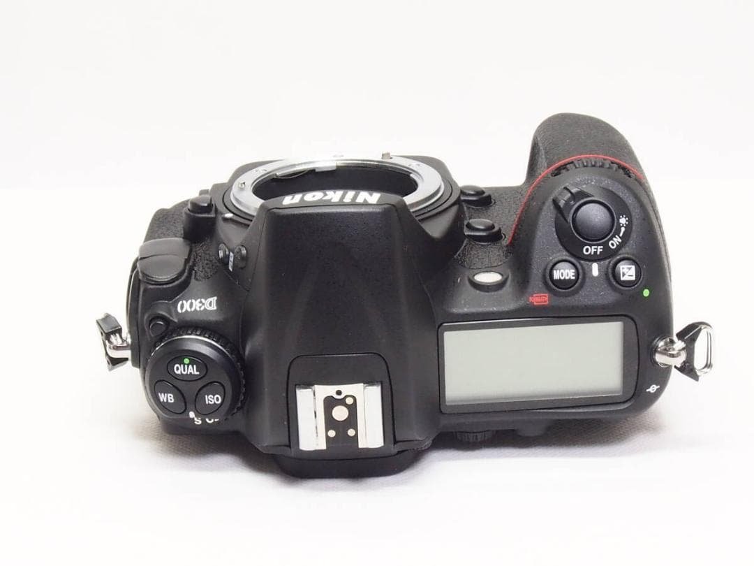 ■S数1152回■ Nikon D300 ボディ 《 使用感無し美品 良好