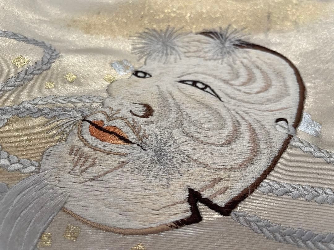 古布リメイクがま口バッグ　能面　刺繍