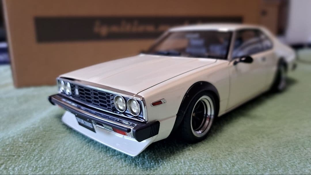 SKYLINE JAPAN 2000GTES 1/18 ミニカー エンジン付き