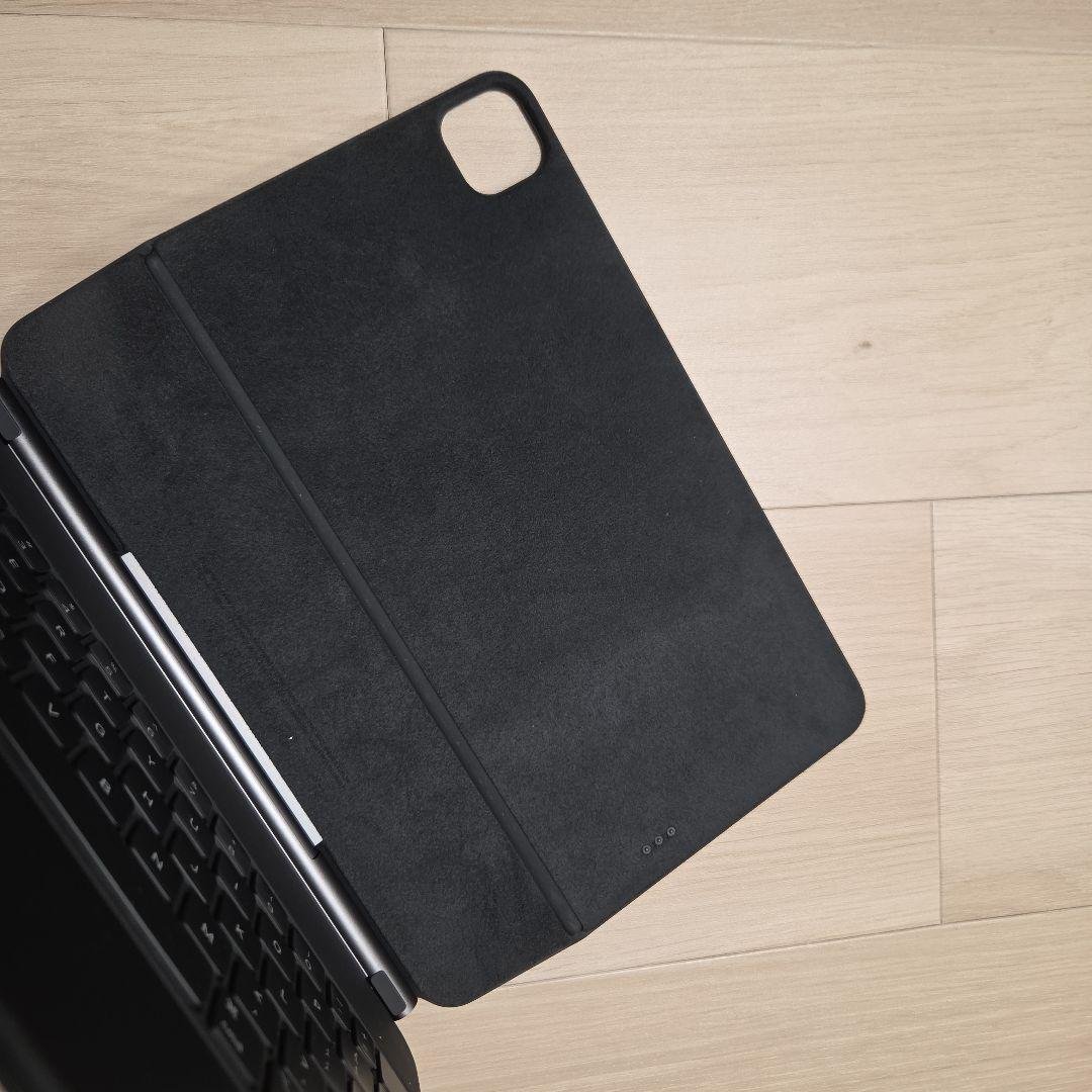 美品　Apple マジックキーボード A2261 MXQT2LL/A　アップル